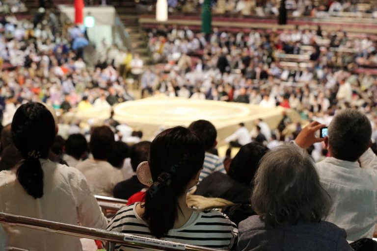 Grand Sumo Tournament Viewing Tour with Snack & Goods