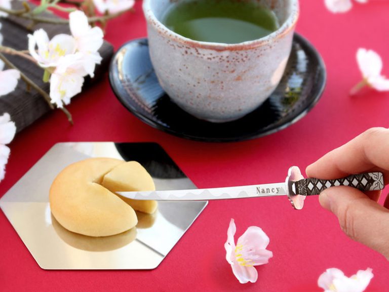 SamuraiPick: Sword-Shaped Metal Pick Making & Factory Tour