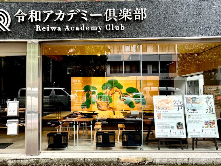 Japanese Calligraphy Experience in Tokyo