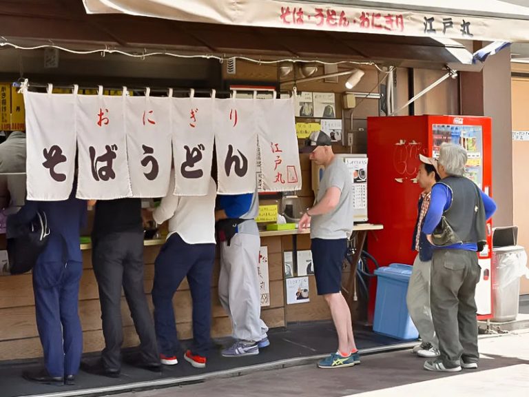 Tokyo Local Bike Tour for Foodies